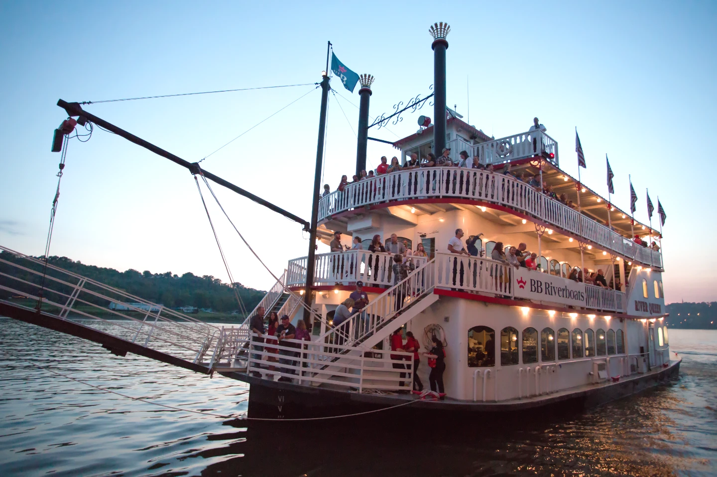 BB Riverboats, kids enjoying an authentic riverboat!