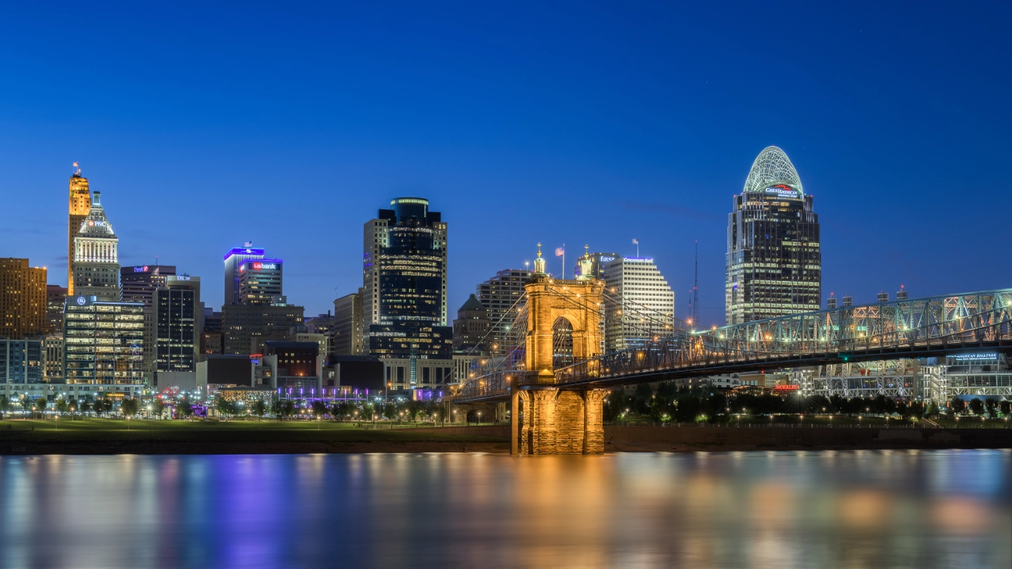 Breath taking Cincinnati Skyline from a BB Riverboat.