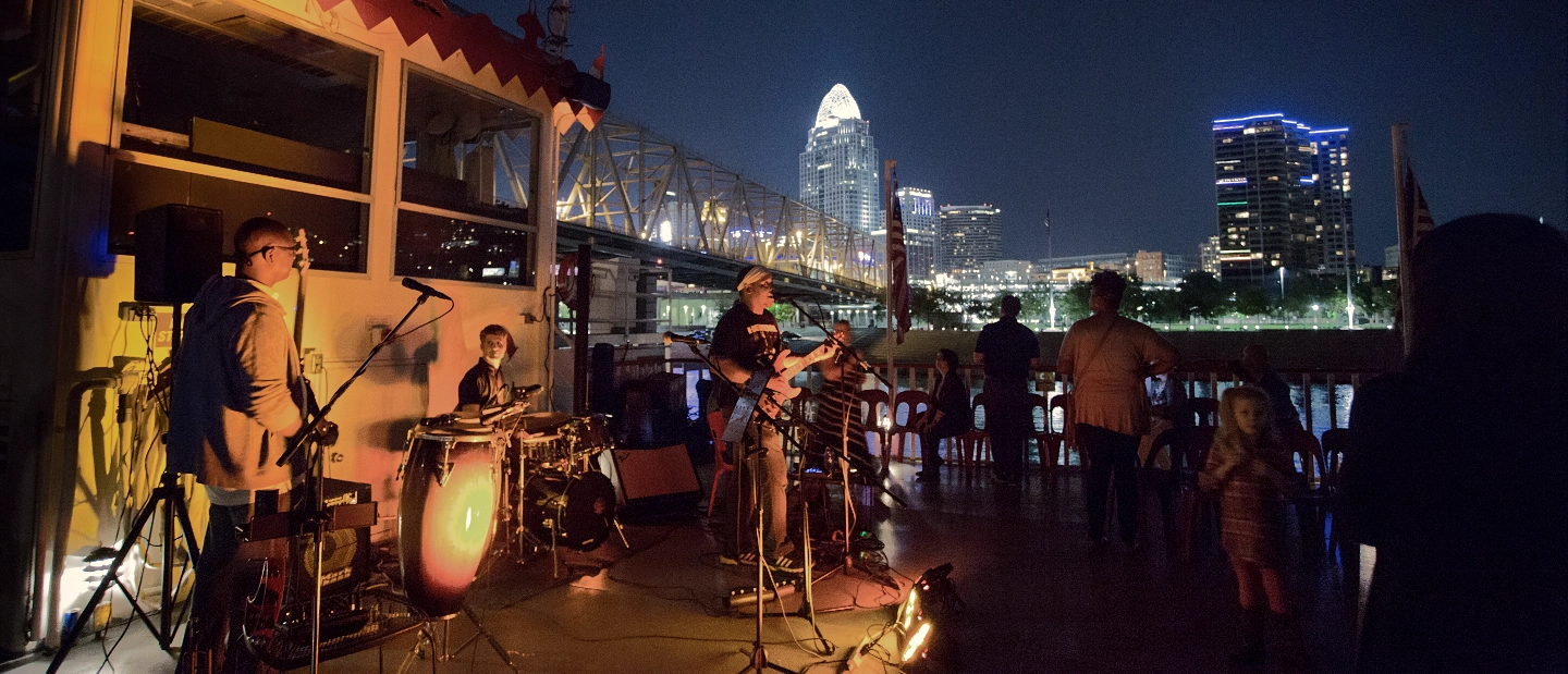 BB riverboats - seasonal group party