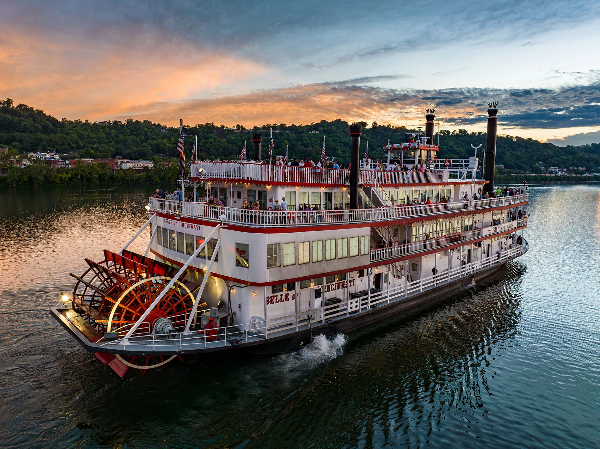 Adolecent enjoying the view of Cincinnati on a BB Riverboat